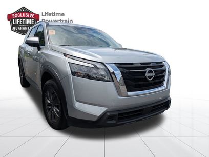 Used 2024 Nissan Pathfinder SV