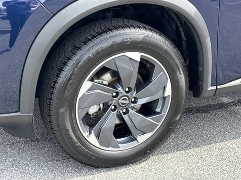 Used 2024 Nissan Rogue SV image 7