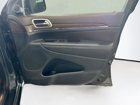 Used 2014 Jeep Grand Cherokee Overland w/ Advanced Technology Group RWD image 14