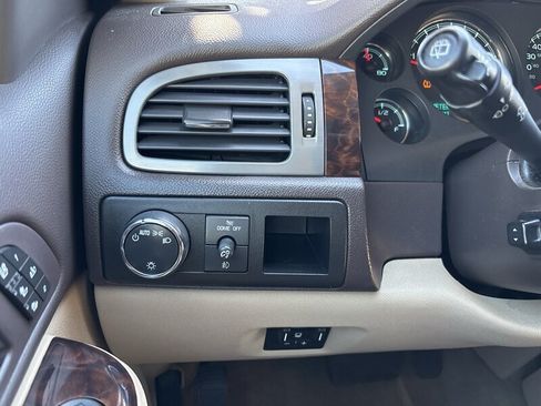 Used 2014 GMC Yukon XL Denali AWD/4WD image 30
