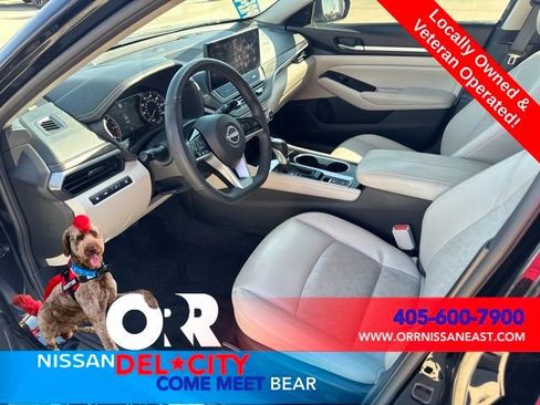 Used 2025 Nissan Altima 2.5 SL FWD image 13