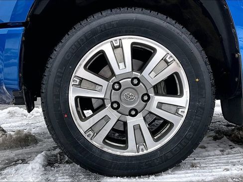 Used 2017 Toyota Tundra Platinum image 9