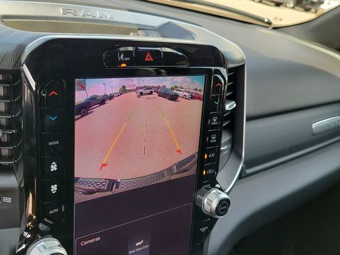 New 2026 RAM 1500 4x4 Crew Cab image 17