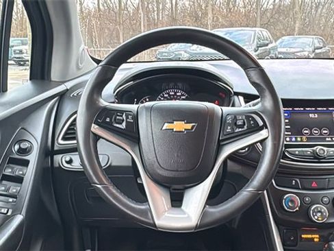 Used 2021 Chevrolet Trax LT w/ Driver Confidence Package image 13