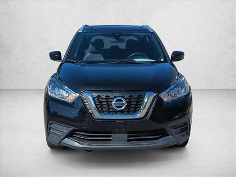 Used 2020 Nissan Kicks SV image 2