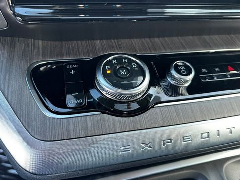 New 2025 Ford Expedition Max Platinum w/ Platinum Ultimate Package image 25