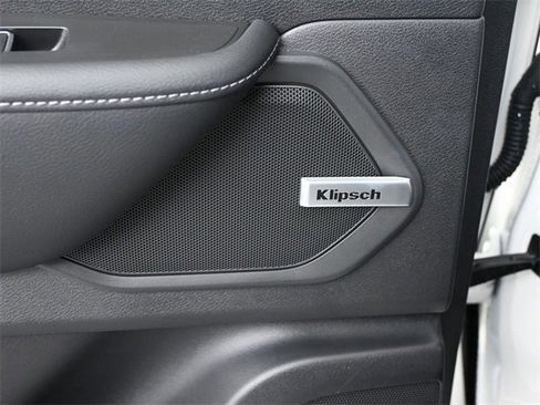 Used 2025 Nissan Armada SL w/ Captain's Chari Seat Package image 22