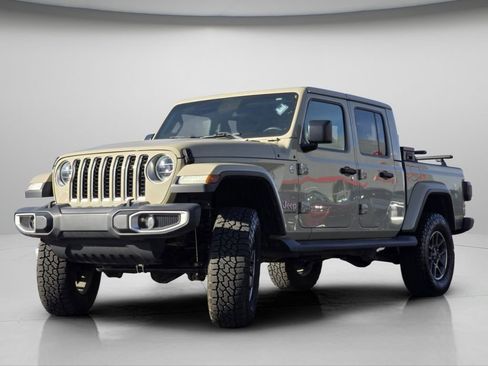 Used 2020 Jeep Gladiator Overland AWD/4WD image 16