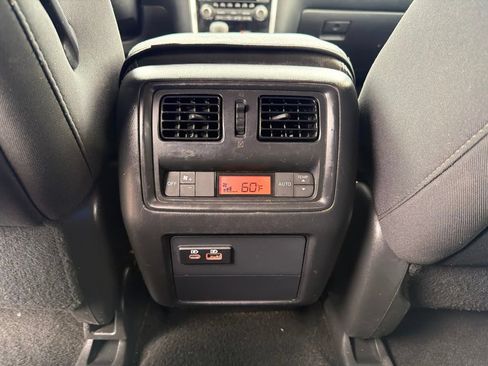 Used 2020 Nissan Pathfinder S FWD image 13