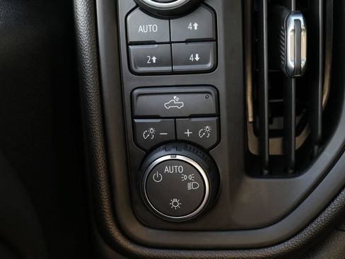 Used 2019 Chevrolet Silverado 1500 Custom Trail Boss w/ Custom Convenience Package AWD/4WD image 41
