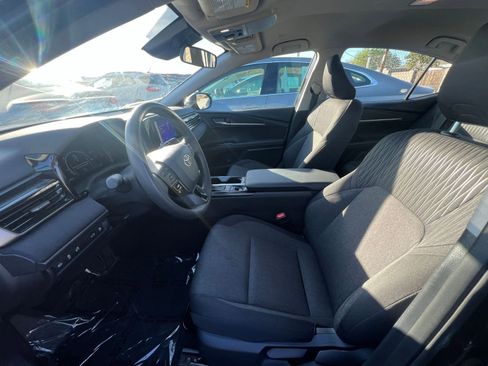 Used 2025 Toyota Camry LE image 27