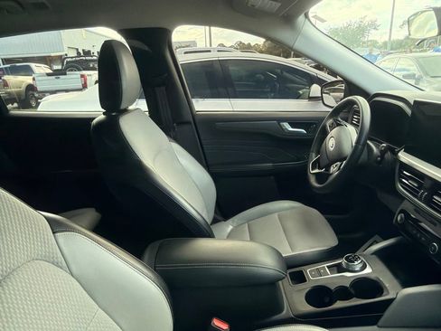 Used 2023 Ford Escape SE FWD image 5
