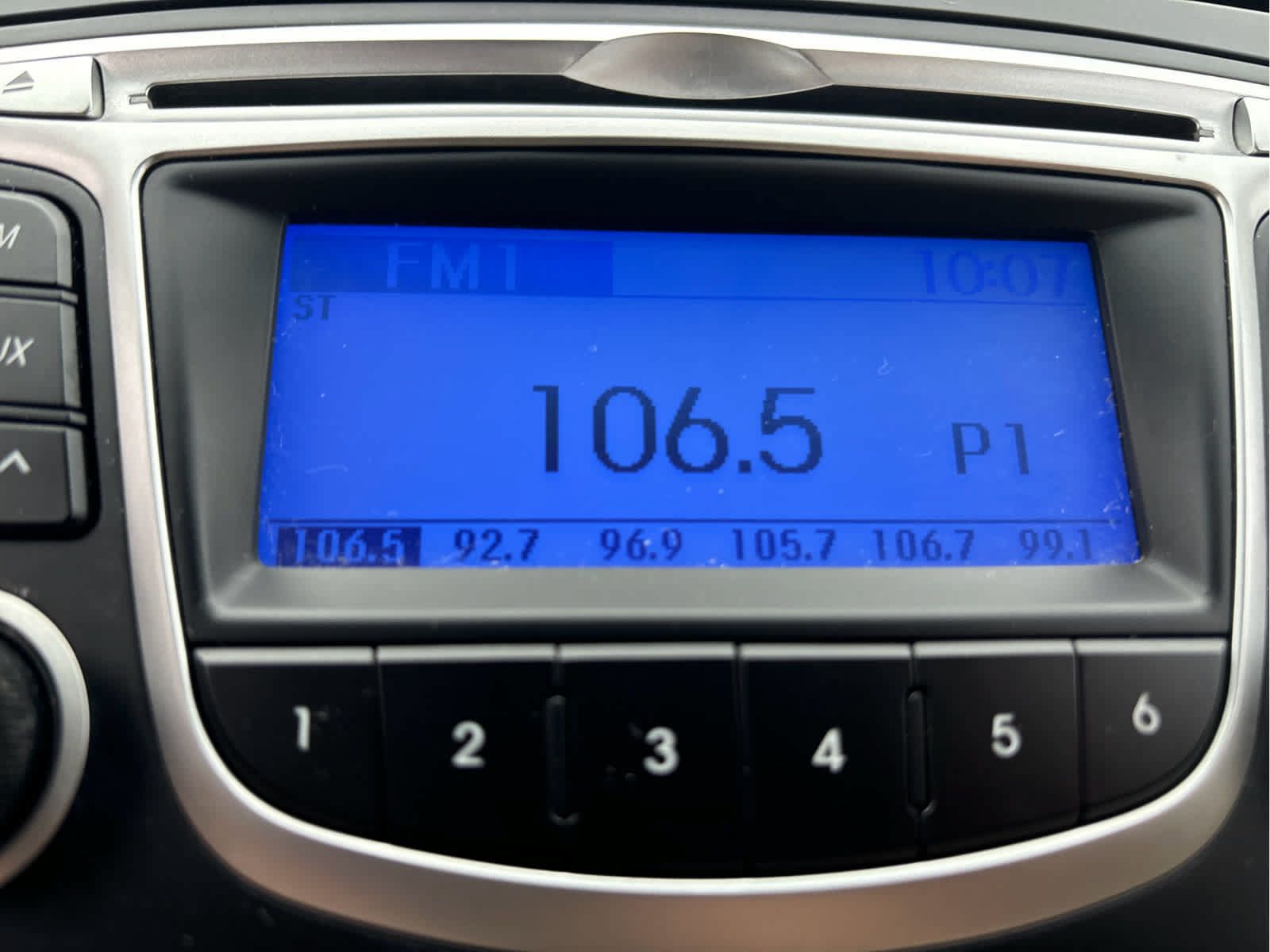 Used 2012 Hyundai Accent GLS FWD image 12