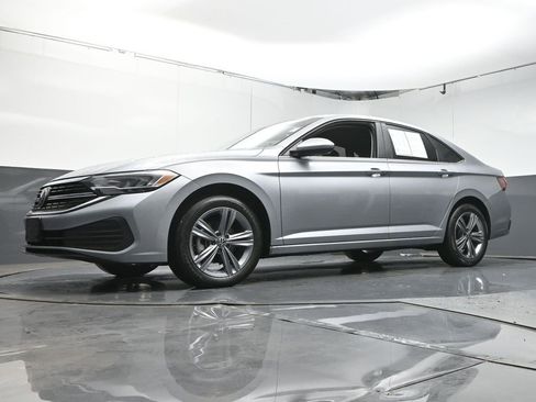 Used 2023 Volkswagen Jetta SE image 33