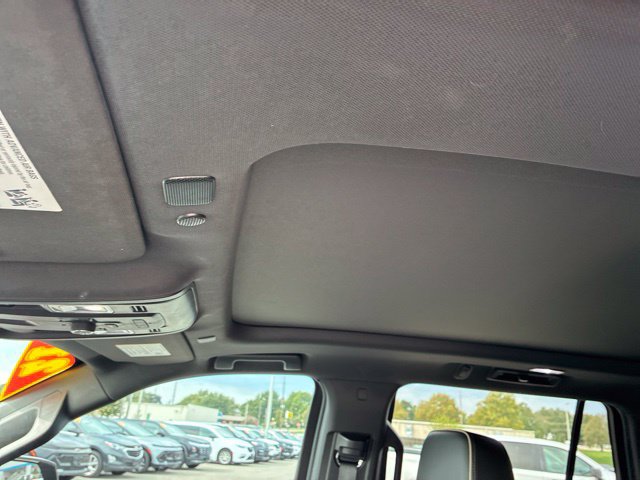 Used 2021 Chevrolet Tahoe Premier w/ Premium Package AWD/4WD image 13