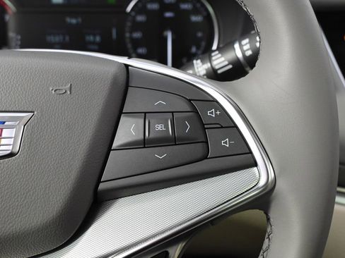 New 2025 Cadillac XT5 Premium Luxury w/ LPO, Floor Liner Package AWD/4WD image 34