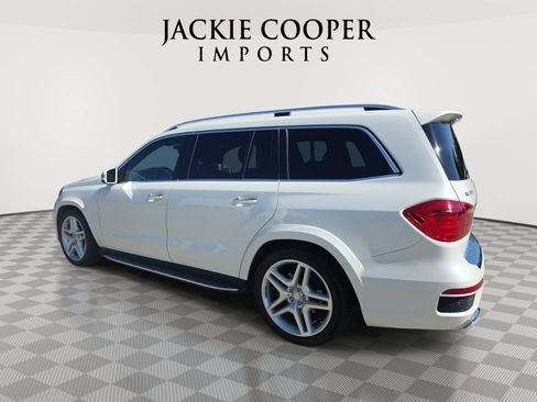 Used 2015 Mercedes-Benz GL 550 4MATIC image 7