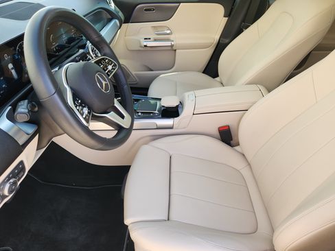 Certified 2022 Mercedes-Benz GLB 250 4MATIC image 14