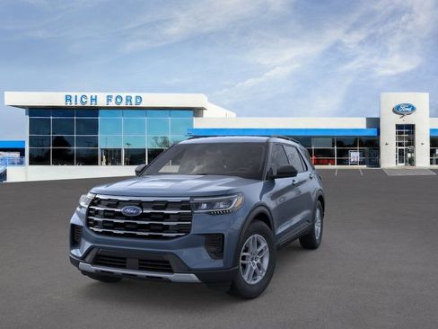New 2026 Ford Explorer Active RWD image 3