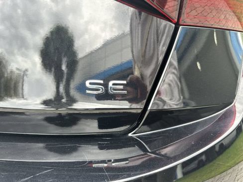 Used 2024 Volkswagen Jetta SE FWD image 38