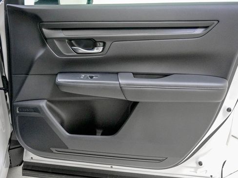 Certified 2025 Honda CR-V EX image 31