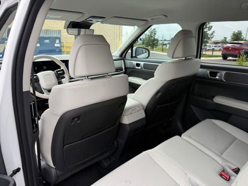 Certified 2025 Hyundai Santa Fe SEL FWD image 9