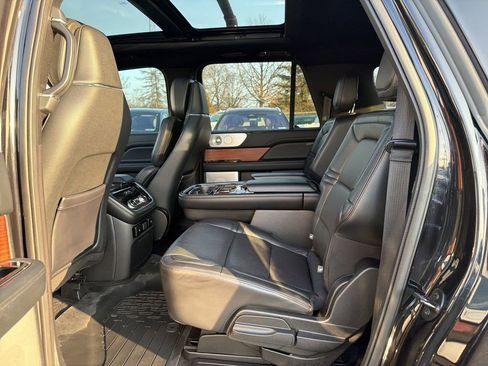 Used 2019 Lincoln Navigator L Reserve image 13