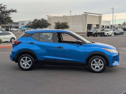 Certified 2021 Nissan Kicks S image 7