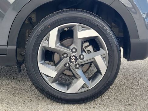 Used 2025 Hyundai Venue SEL FWD image 7
