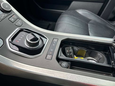 Used 2017 Land Rover Range Rover Evoque SE Premium image 33