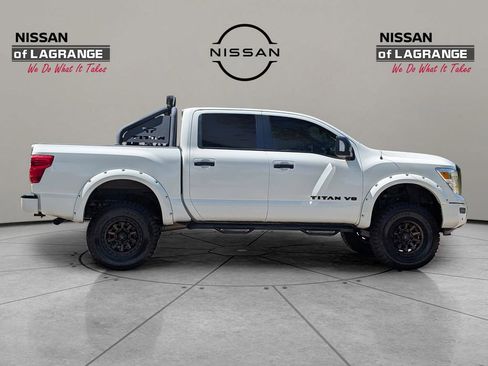 Used 2020 Nissan Titan SV w/ SV Convenience Package AWD/4WD image 4