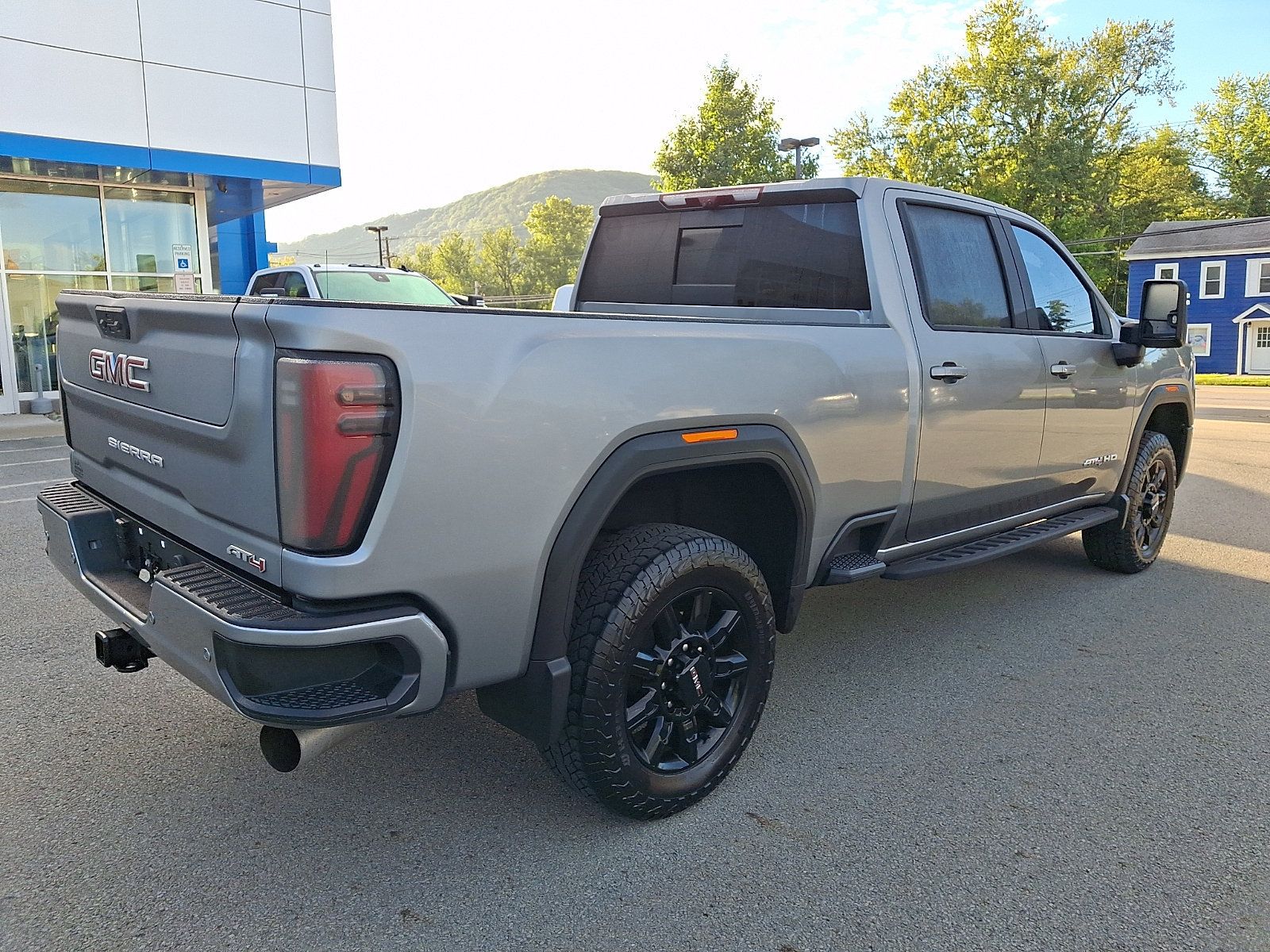 Used 2024 GMC Sierra 2500 AT4 w/ AT4 Premium Plus Package AWD/4WD image 6