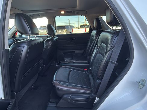 Used 2022 Nissan Pathfinder Platinum w/ Cargo Package image 15