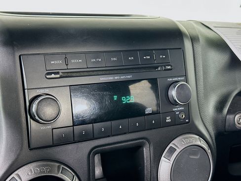 Used 2014 Jeep Wrangler Sport image 18