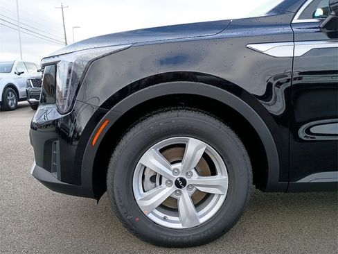 New 2026 Kia Sorento LX image 16