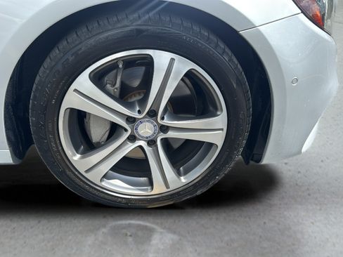 Used 2017 Mercedes-Benz E 300 4MATIC image 21