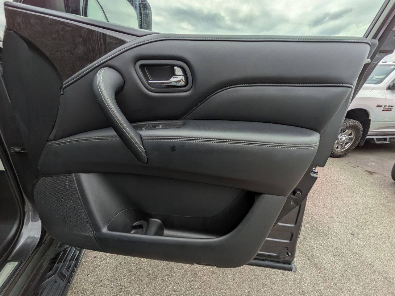 Used 2024 INFINITI QX80 Luxe AWD/4WD image 19