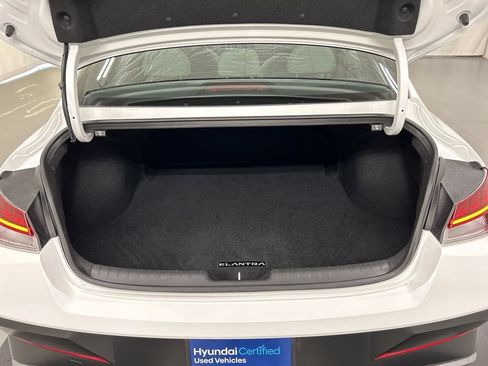 Used 2025 Hyundai Elantra Limited FWD image 23