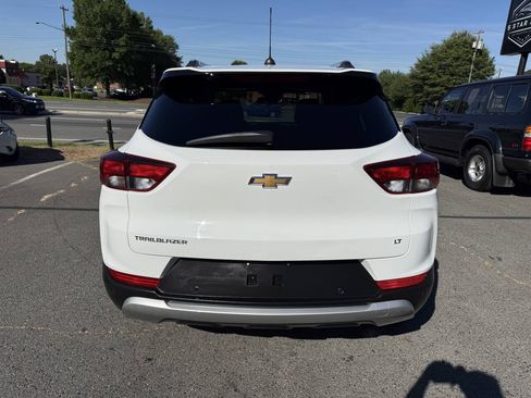 Used 2021 Chevrolet TrailBlazer LT w/ Premium Seating Package FWD image 6