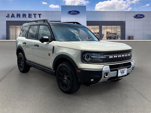 Used 2025 Ford Bronco Sport Badlands AWD/4WD image 1