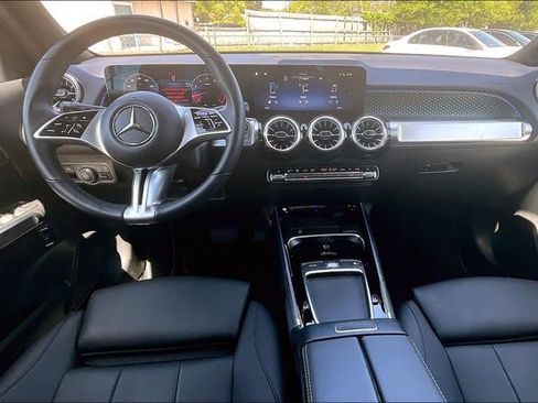 Used 2025 Mercedes-Benz GLB 250 image 7