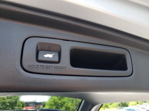 Used 2025 Honda CR-V Sport Touring image 8