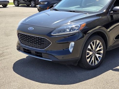 Used 2022 Ford Escape Titanium image 16
