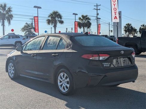Certified 2025 Toyota Corolla LE image 5