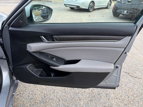 Used 2018 Honda Accord EX-L image 35