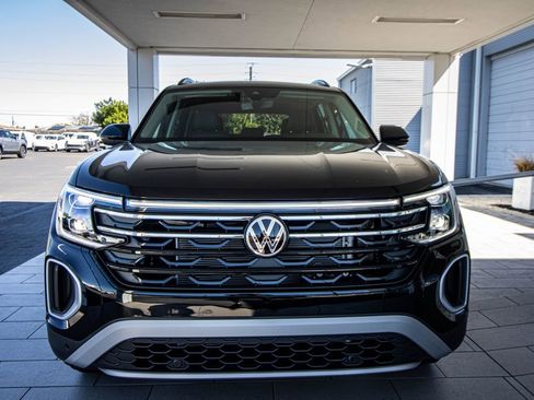 New 2026 Volkswagen Atlas Peak Edition image 9