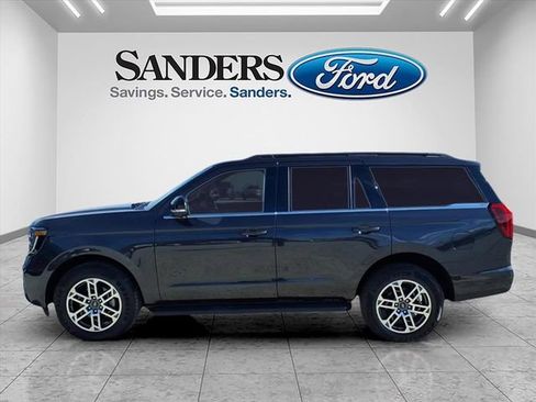 New 2025 Ford Expedition Active image 3