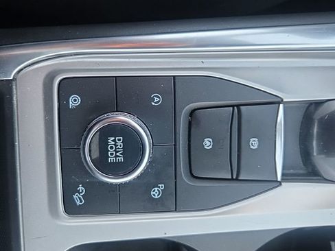 Used 2023 Ford Explorer Platinum w/ Technology Package image 17