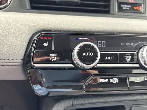 Used 2025 Honda Pilot EX-L image 35