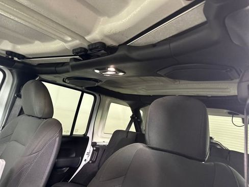 Used 2023 Jeep Wrangler Unlimited w/ Cold Weather Group image 12